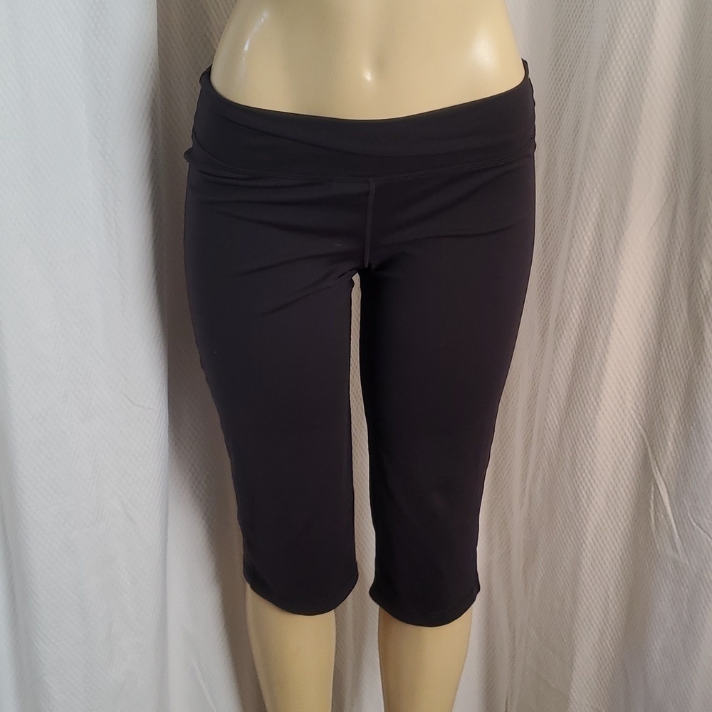 Patagonia Black crop Caprii pants Size L